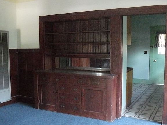 Formal Dining Hutch