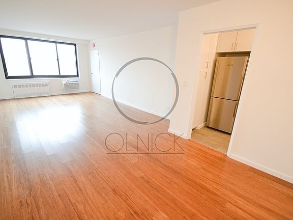 5th image of 10 W 135th St APT 15G