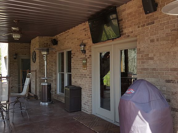 2nd image of 428 Avawam Dr