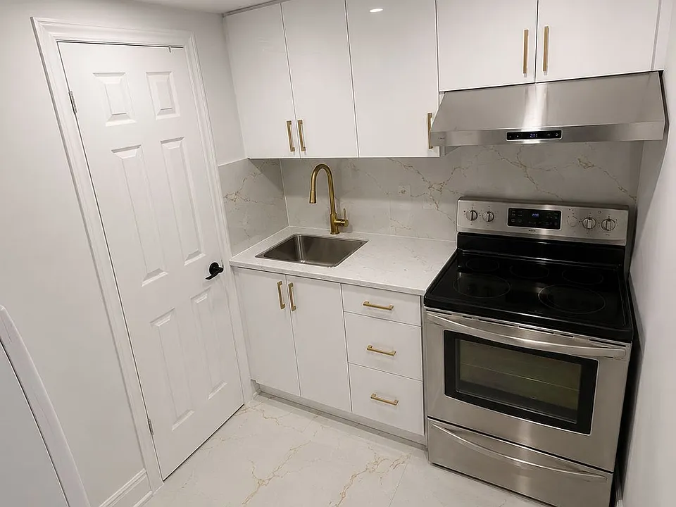 3882 Midhurst Ln #BASEMENT