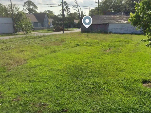 2836 Moore St, Houston, TX 77009