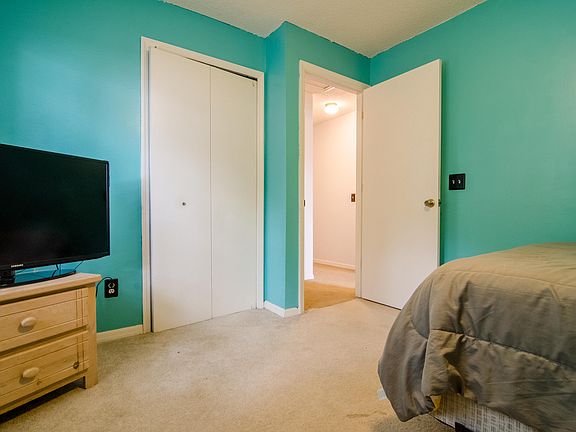 4th image of 2409 Bridle Path Ln APT 1