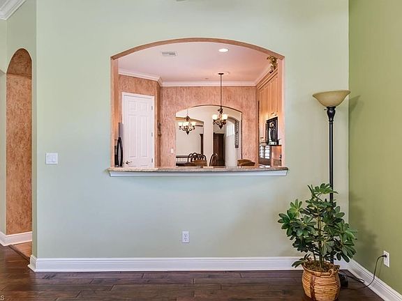 5th image of 5936 Tarpon Gardens Cir APT 201