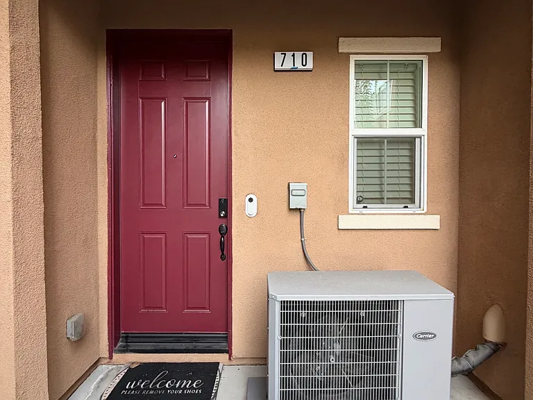 710 N Ethan Way — Photo 1
