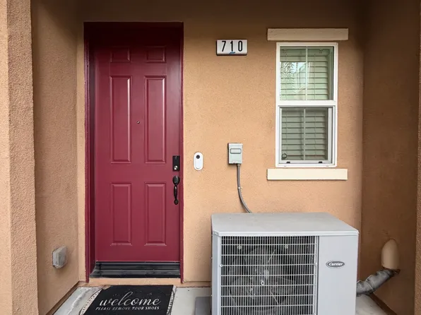 710 N Ethan Way, Anaheim, CA 92805