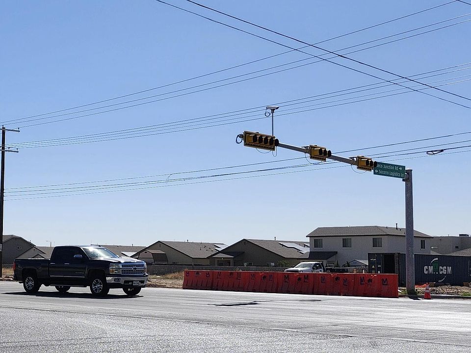 1st image of 820 Nuevo Hueco Tanks Rd