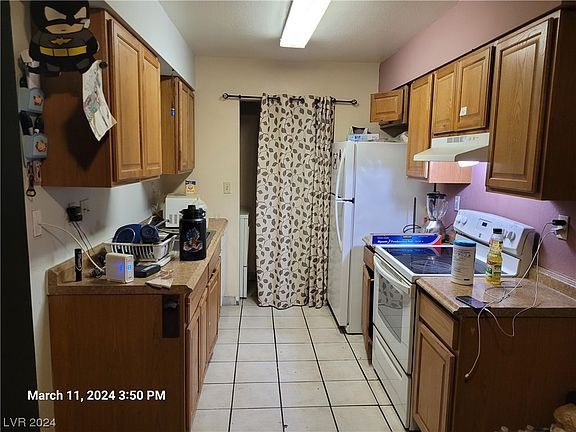 4th image of 808 Hedge Way Unit 6