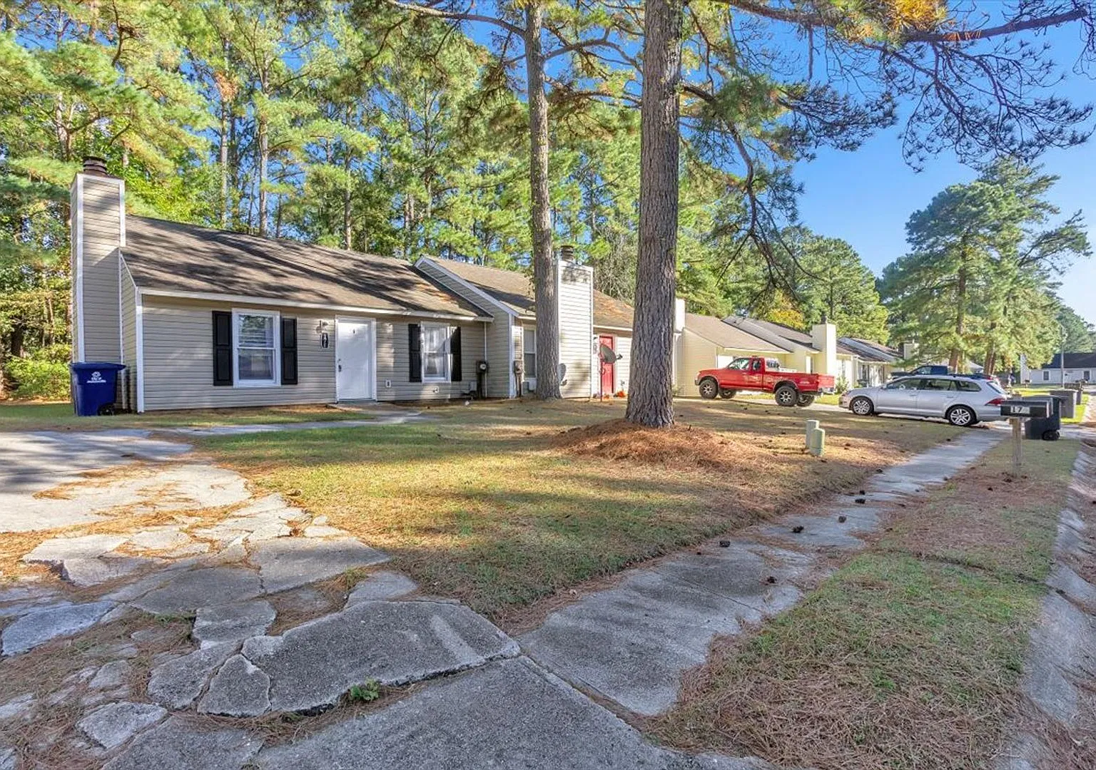 2 Bedroom 1 bath Duplex — Photo 1