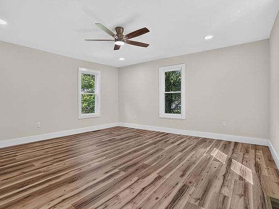 4th image of 30475 Center Ave
