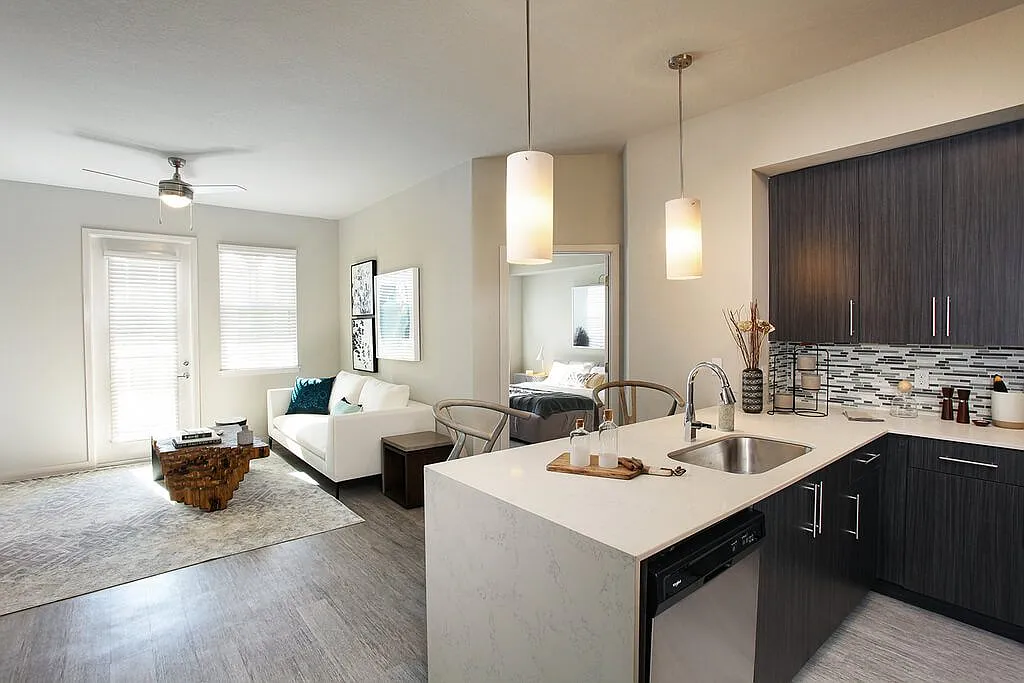 Legacy Naples Apartments — Photo 2