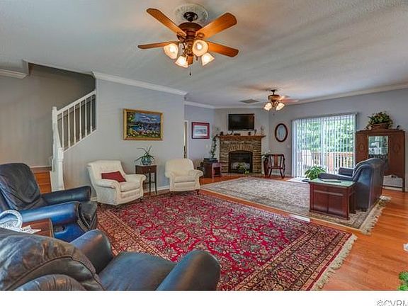 5th image of 215 Pine Knoll Trl