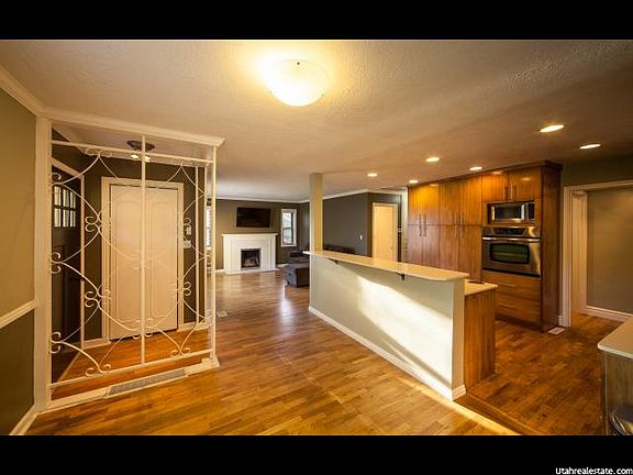 4th image of 2033 E Redondo Pl