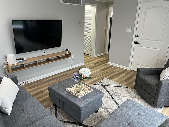 3rd image of 2983 Gardner Ave #A