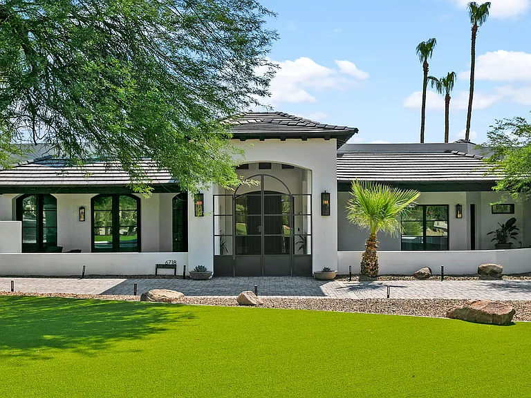 6718 E San Juan Ave — Photo 1
