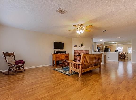 5th image of 3002 Westview Dr