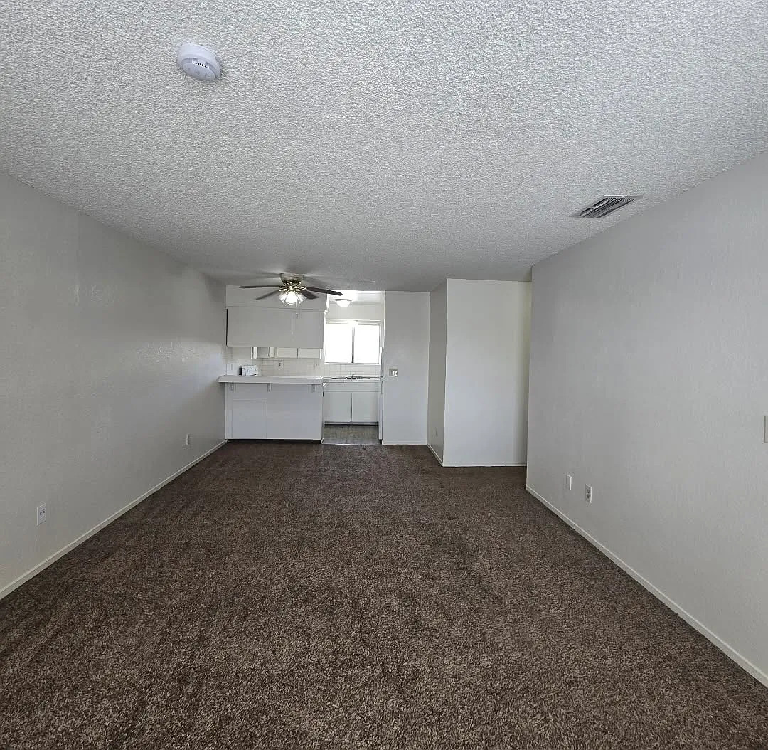1414 W Clinton Ave — Photo 4