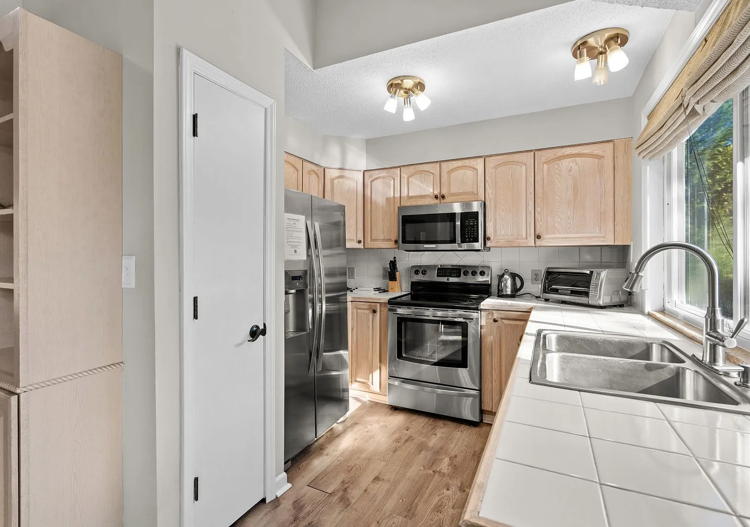 All Inclusive Winter Rental Single Family w/Utilities(Small Dog Allowed w/Approval +Fee) — Photo 3