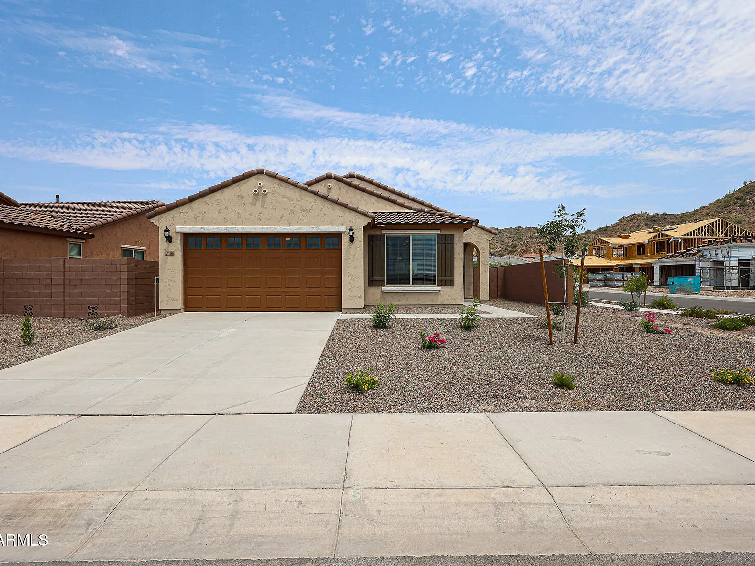 3 bed, 2.0 bath, 1959 sqft, $2,400 — Photo 1