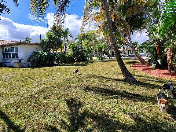 5th image of 189 NW 105th St
