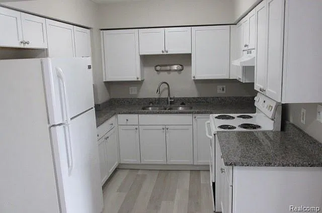 2 bed, 1.5 bath, 928 sqft, $975 — Photo 4
