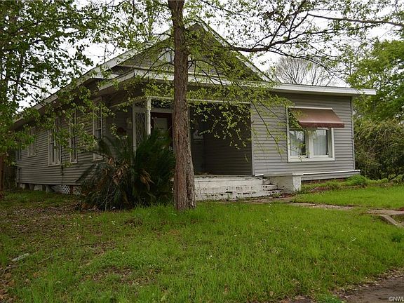 5th image of 902 Fairview St