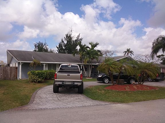 3rd image of 2501 SW 86th Ave
