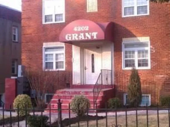 4202 Grant St NE APT 302, Washington, DC 20019