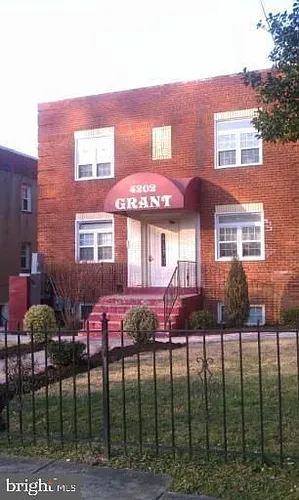 4202 Grant St NE #302 Photo 1 4202 Grant St NE #302 Photo 1