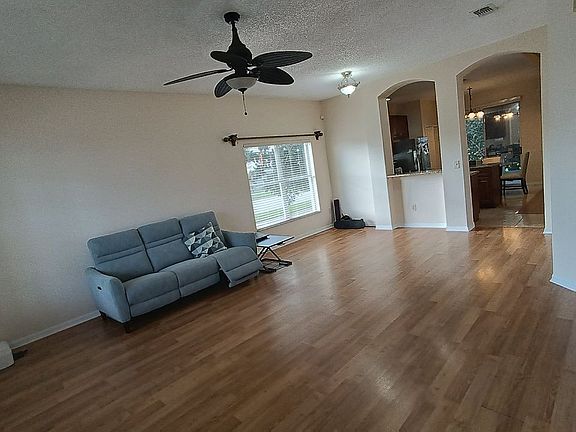 4th image of 4104 Pacifica Dr