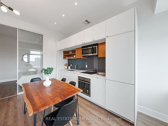 4th image of 111 Saint Clair Ave W #1002