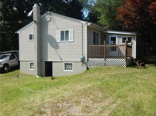 129 Blue Jay Dr, Evans City, PA 16033