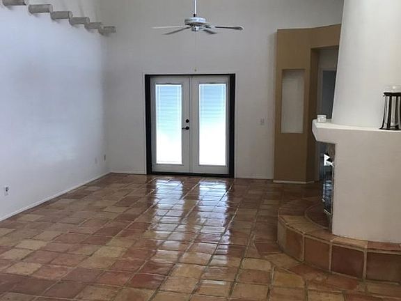 5th image of 51340 Eisenhower Dr