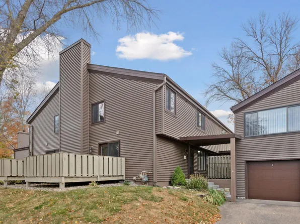112703 Hundertmark Rd #703, Chaska, MN 55318