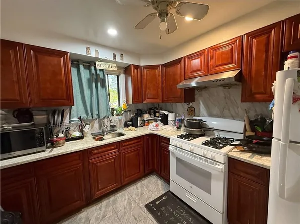 56 Gary Court image 6 of 10