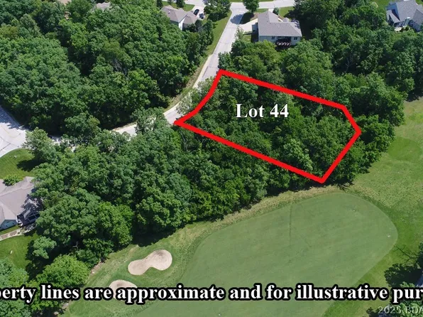 44 Snead Cir, Lake Ozark, MO 65049
