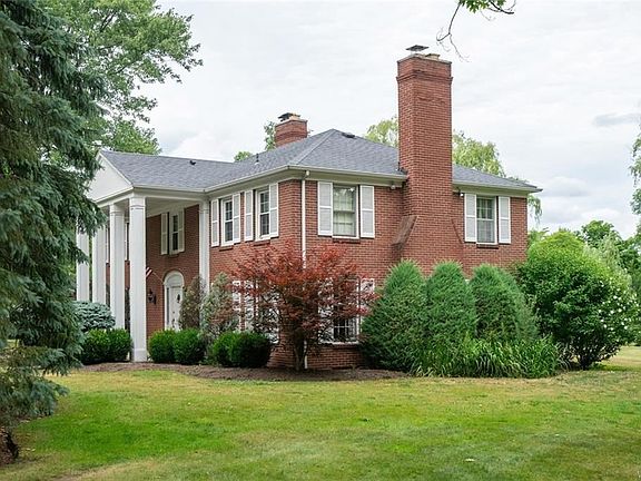 3rd image of 35 Knollwood Ln