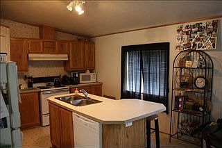4th image of 4506 Sunlake Dr