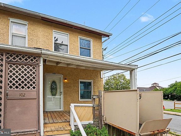 4th image of 100 Poplar St
