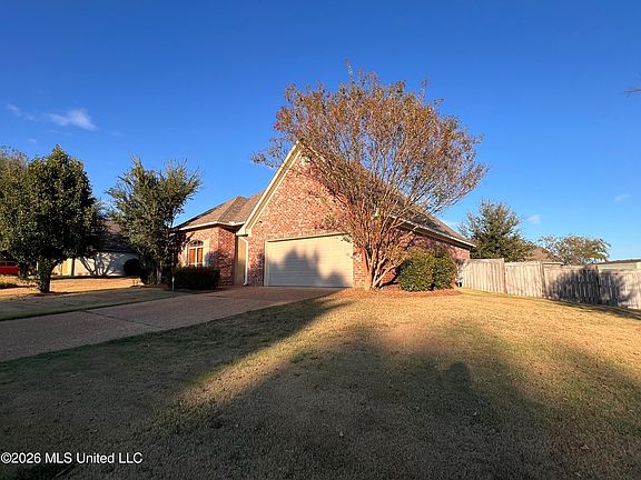 3rd image of 1012 Trinity Dr