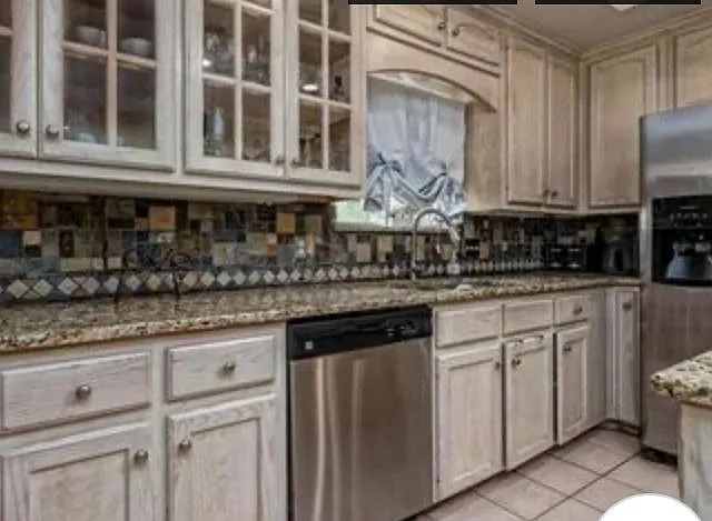 904 Oakmont Dr — Photo 18