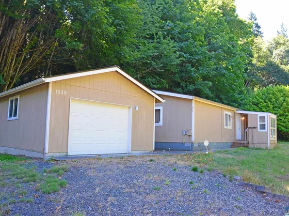 1039 S Valley St, Pt Angeles, WA 98362