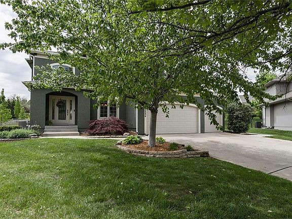 4th image of 15534 Shawnee Dr