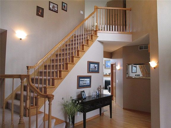 3rd image of 1575 Arapaho Trl NE