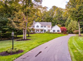 603 Doe Ct, Chagrin Falls, OH 44022