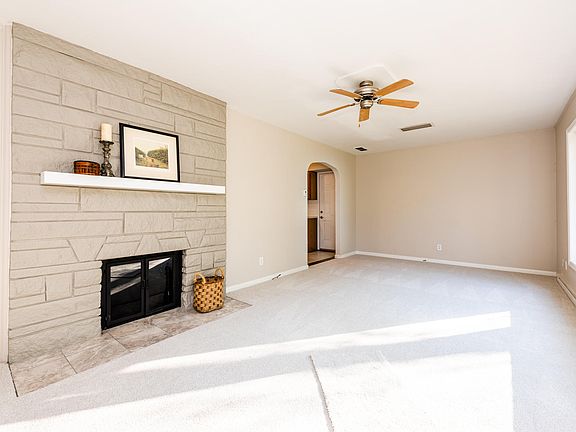 4th image of 2805 Lakeshore Dr