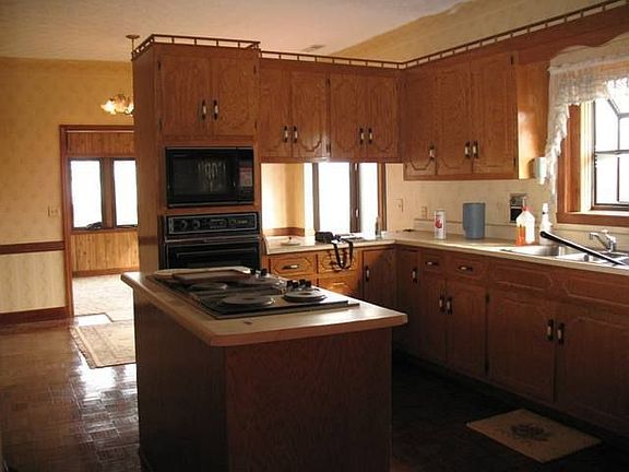 Kitchen, breakfast room & formal dining room-great for gatherings!