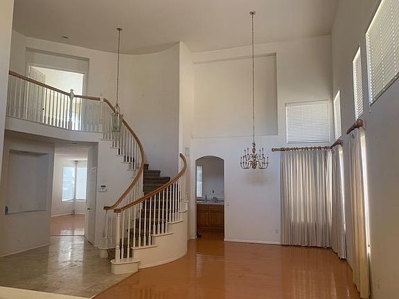 high ceiling Living room