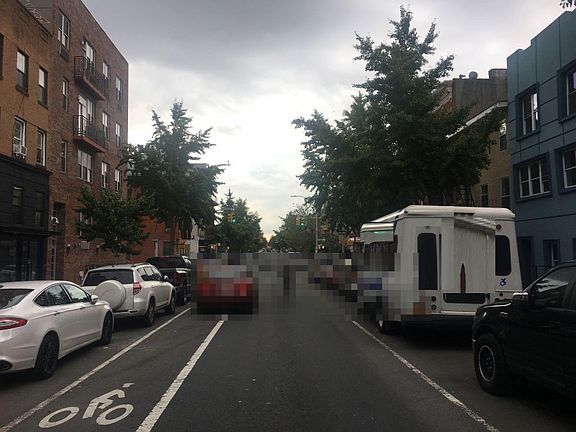 4th image of 160 Tompkins Ave