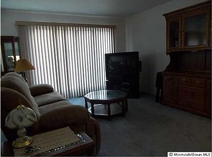5th image of 64 Violet Ct #6D4