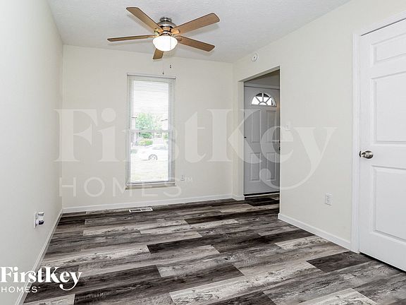 4th image of 1605 Rock Creek Dr